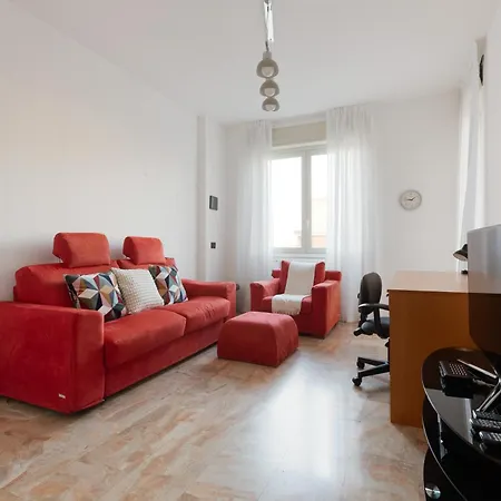 Guesthost - Milano- Lorenteggio Balcony * Milan