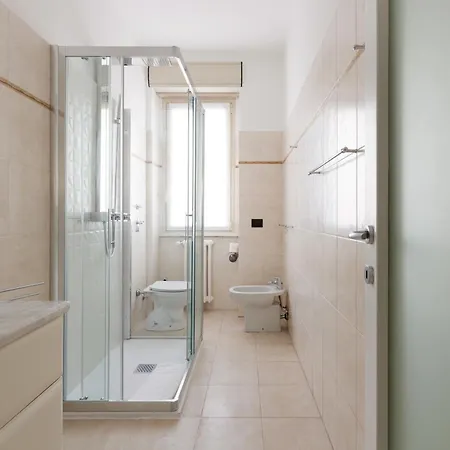 Guesthost - Milano- Lorenteggio Balcony * Milano