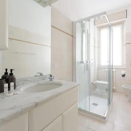 Guesthost - Milano- Lorenteggio Balcony