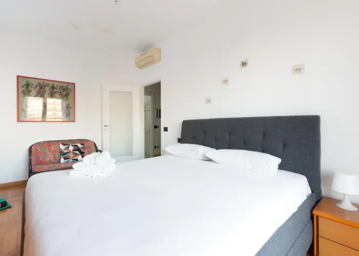 Guesthost - Milano- Lorenteggio Balcony *